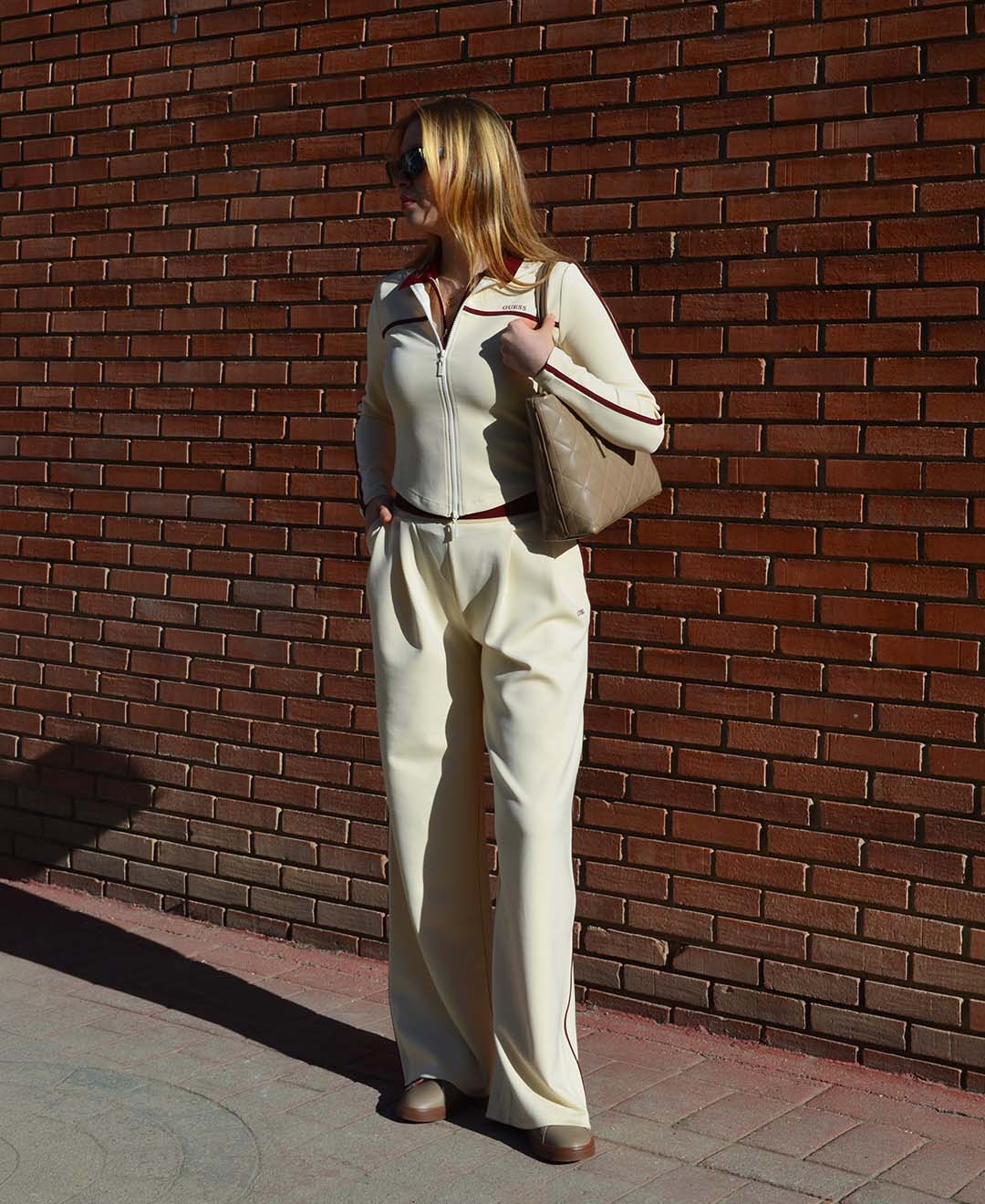 LOGO BASKILI SWEATSHIRT