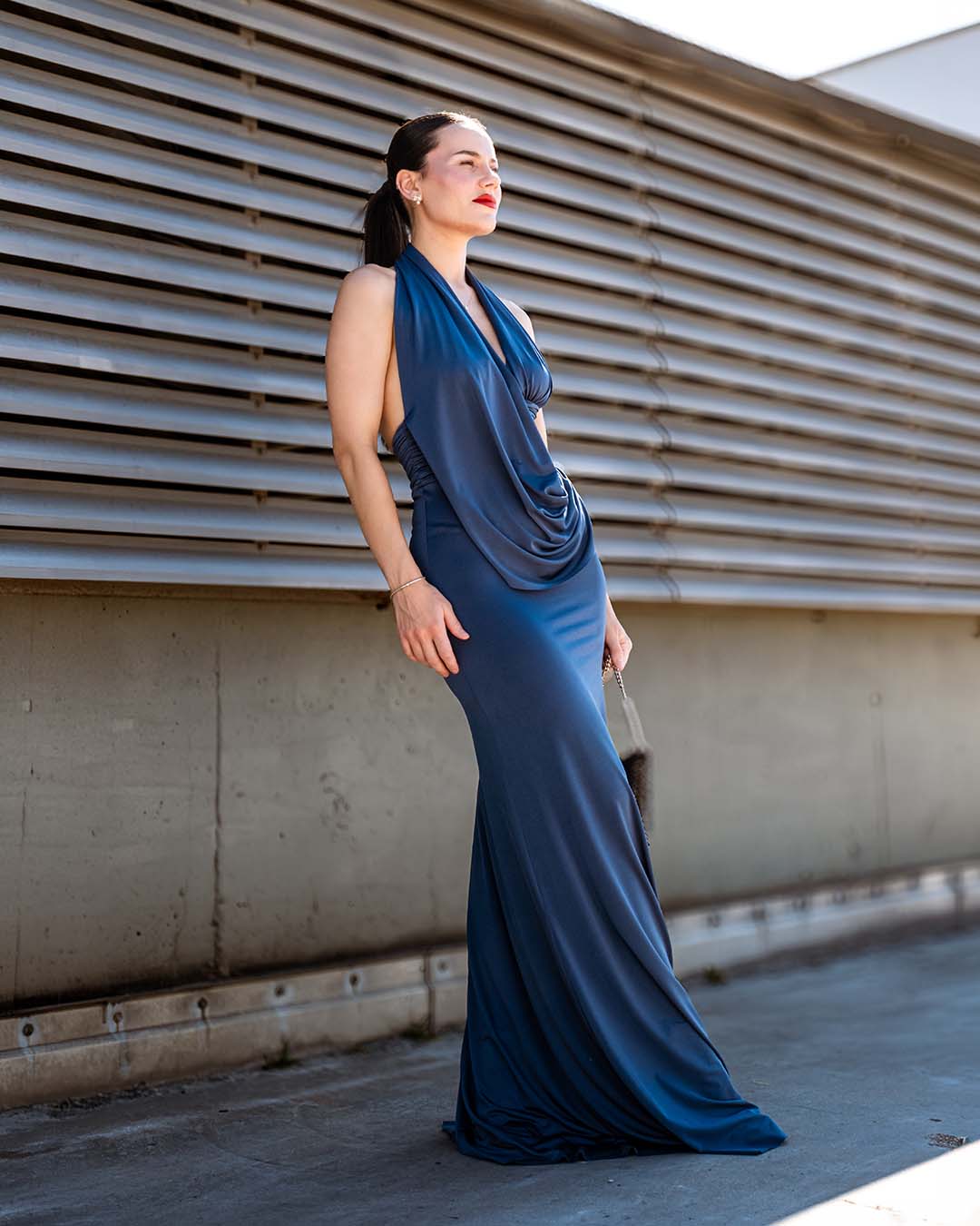 DRAPE DETAYLI HALTER YAKA MAXİ ELBİSE